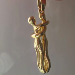 Long Distance Couple Hug Chain